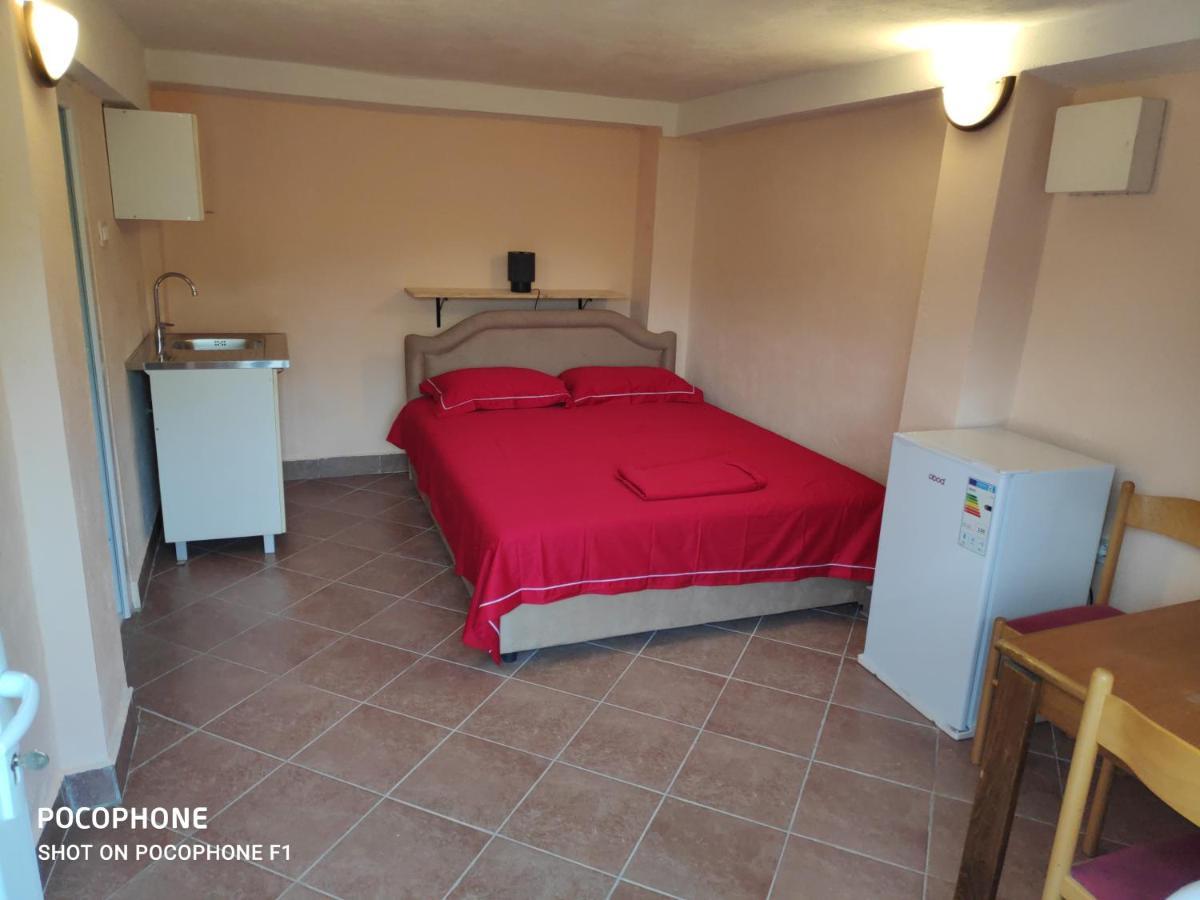Apartman Pavle 2 Virpazar Buitenkant foto